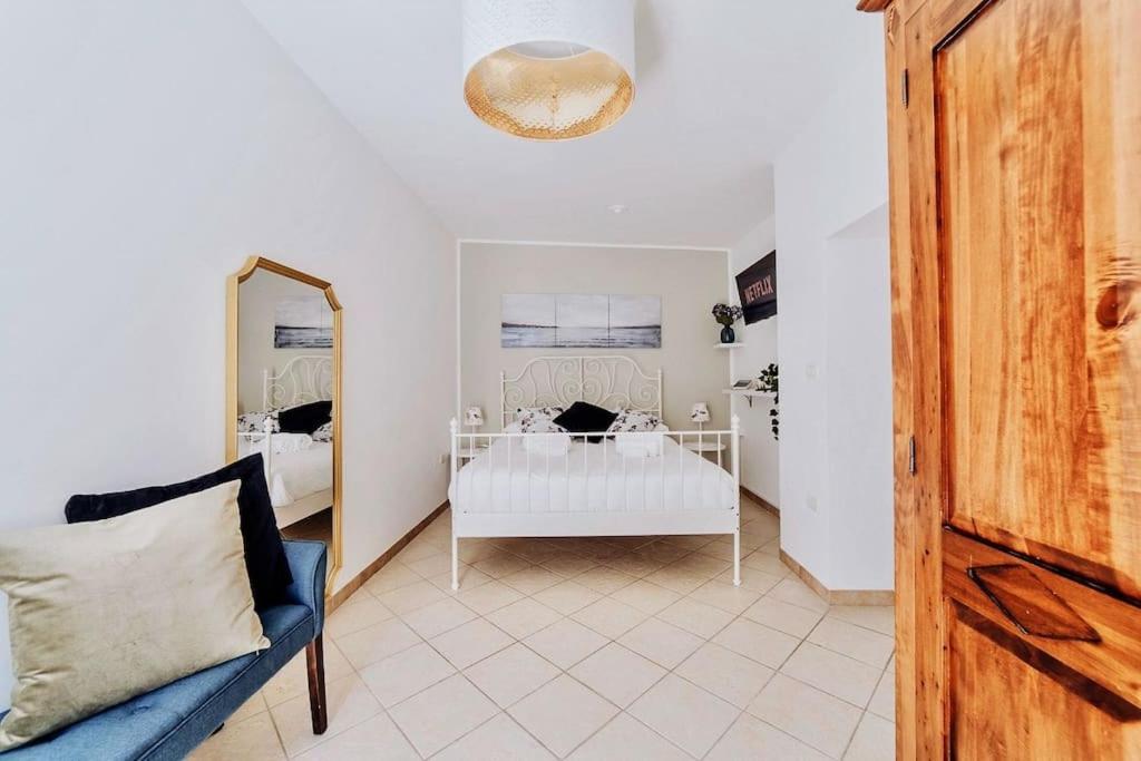 Torre Dalu' - A Due Passi Dalla Spiaggia Di Porta Vecchia, Con Terrazzo Privato E Netflix Монополі Екстер'єр фото