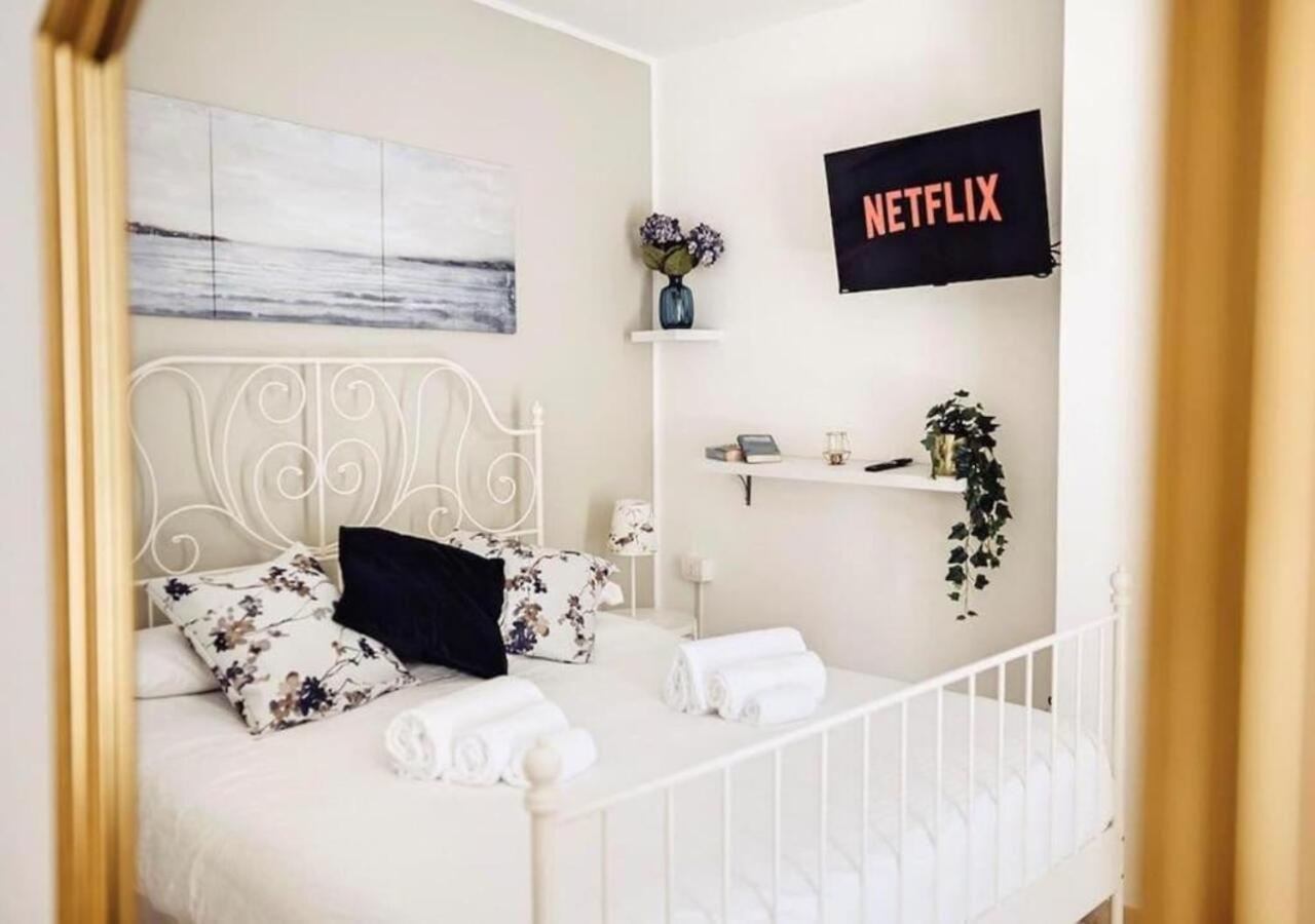 Torre Dalu' - A Due Passi Dalla Spiaggia Di Porta Vecchia, Con Terrazzo Privato E Netflix Монополі Екстер'єр фото